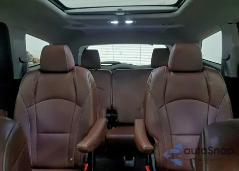 2020 Buick Enclave Avenir z USA, uszkodzony, nr VIN 5GAEVCKW5LJ112335